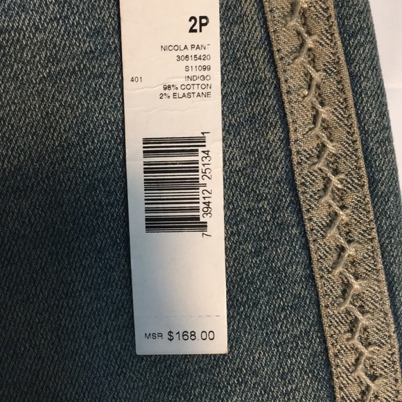 💜NWT.ELIE TAHARI ,VINTAGE LIGHT BLUE JEAN ,Size2p - Picture 8 of 8